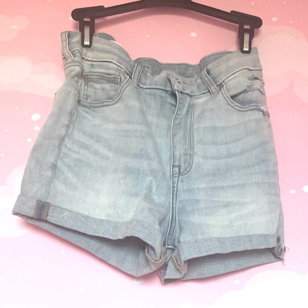 american eagle distressed light wash jean shorts